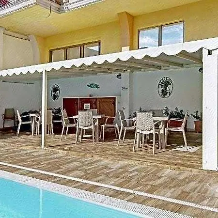 Cristal Blu فندق سانتا تيريزا غالّورا